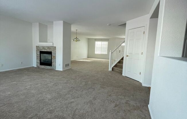 $250 off first month if signed by 4/1/25 Spacious and Bright with a GREAT YARD,4bd/3.5 ba Home in Northglenn, Near Parks, New Paint and Carpet, Close to Light Rail