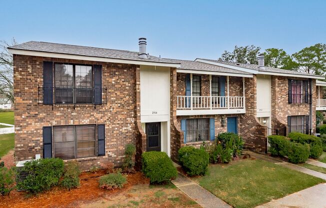3 Bedroom Townhome Off Millerville and Jones Creek