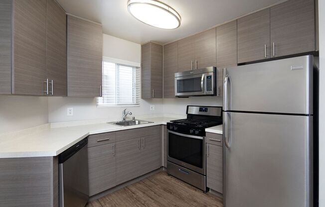 2 beds, 1 bath, 854 sqft, $2,795, Unit 25-08