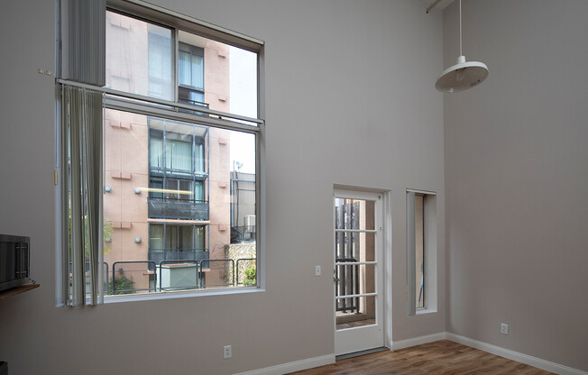 1 bed, 1 bath, 1,000 sqft, $2,375, Unit 210