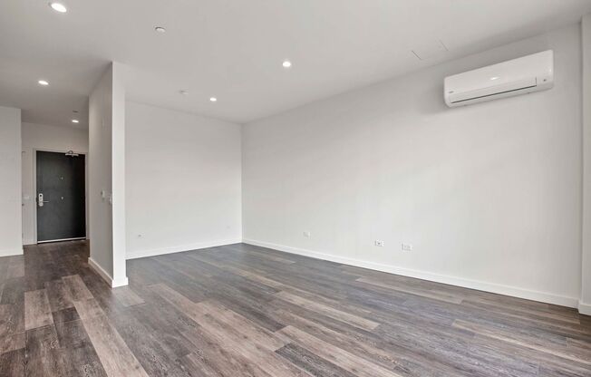 Studio, 1 bath, 501 sqft, $2,145, Unit 615