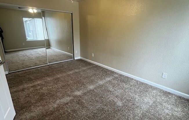 2 beds, 1 bath, 825 sqft, $1,860, Unit 231
