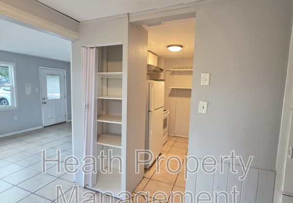 6570 70 AVE N