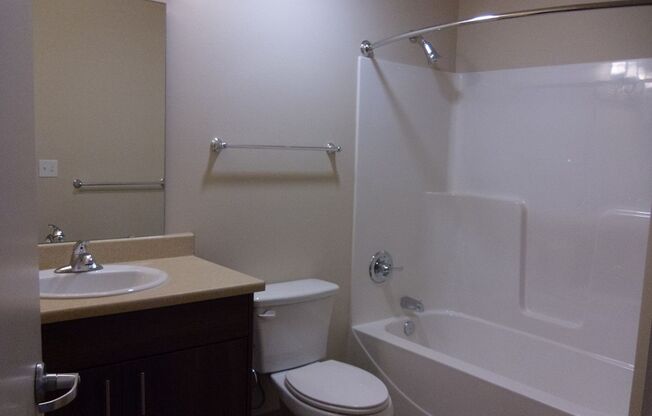 Studio, 1 bath, 430 sqft, $1,800, Unit 424