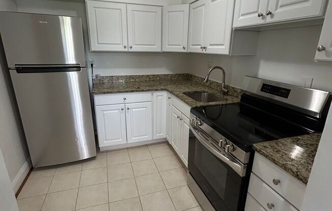 1 bed, 1 bath, 700 sqft, $1,700, Unit 500-22