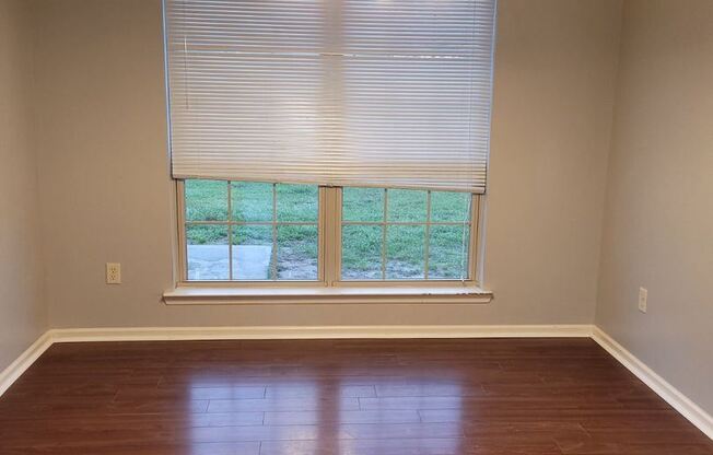401 Lancaster Loop