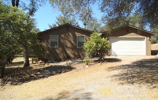 3 BED 2 BATH HOUSE IN SHASTA LAKE WITH 1/2 ACRE