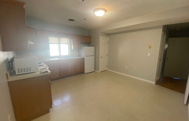 1 bed, 1 bath, 700 sqft, $2,000, Unit 2