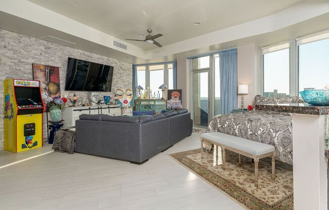 1 bed, 1.5 baths, $2,300, Unit # 133