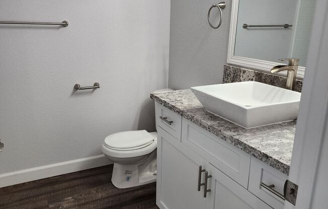 2 beds, 1 bath, 744 sqft, $1,840, Unit 229