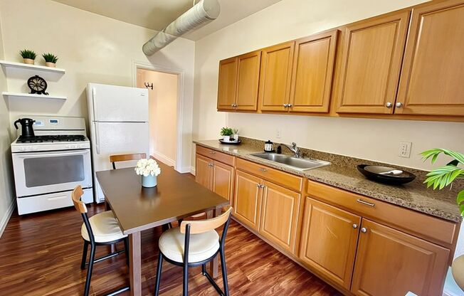 702 W King St-LDP