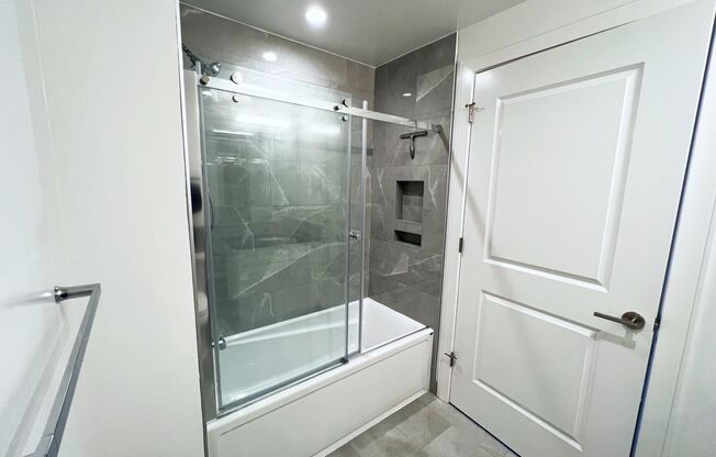 1 bed, 1 bath, 673 sqft, $3,080, Unit 3833-614