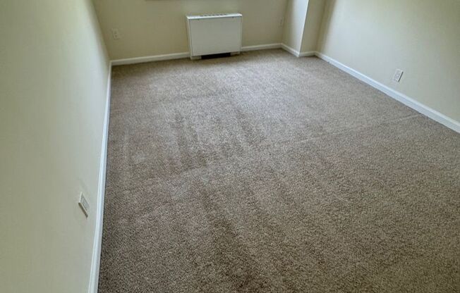 2 beds, 2 baths, 1,080 sqft, $2,325, Unit 5U