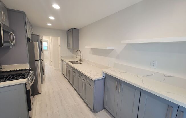 1 bed, 1 bath, 675 sqft, $2,240, Unit 2