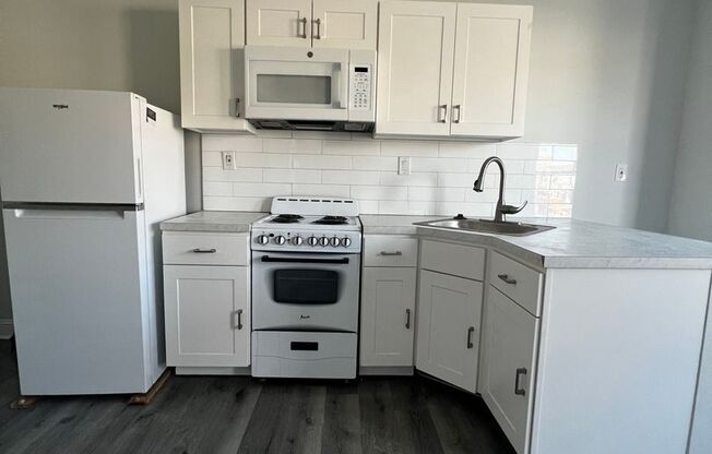 1 bed, 1 bath, $1,199, Unit 2F