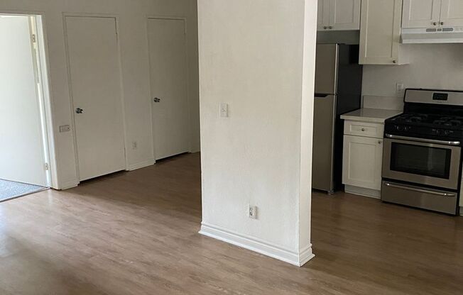 1 bed, 1 bath, 645 sqft, $2,100, Unit 211