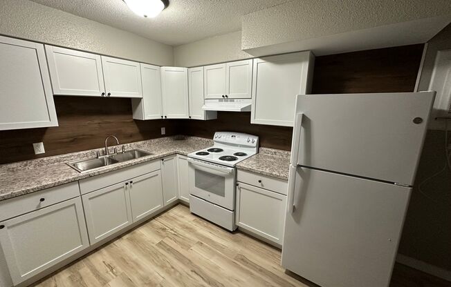 2 beds, 1 bath, 882 sqft, $925, Unit #23