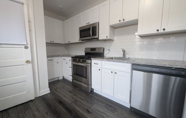 5818 W BERTEAU