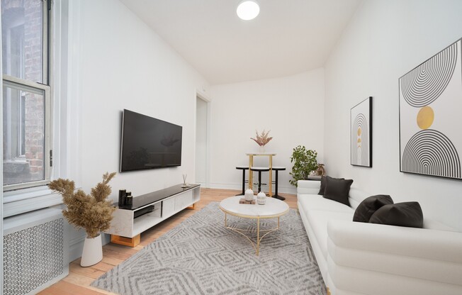 309 E 5 ST