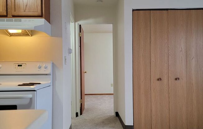 1 bed, 1 bath, 500 sqft, $679, Unit 11