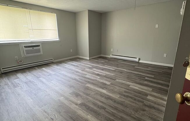 813 Maple Ave Apartments