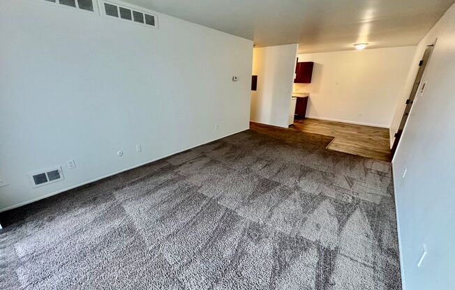 1 bed, 1 bath, 750 sqft, $1,145, Unit 713