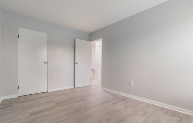 3 beds, 1 bath, 886 sqft, $1,395, Unit 3636