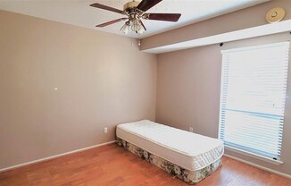 3723 BLUE TRCE LN