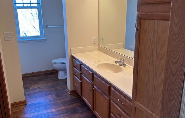 2 beds, 2 baths, 1,223 sqft, $1,660, Unit 925-200