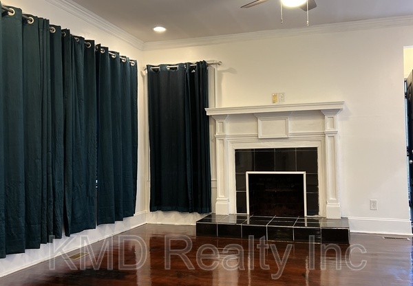 424 WOODVALE PL