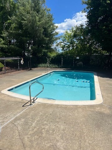 2 beds, 1 bath, 764 sqft, $2,150, Unit 1-27