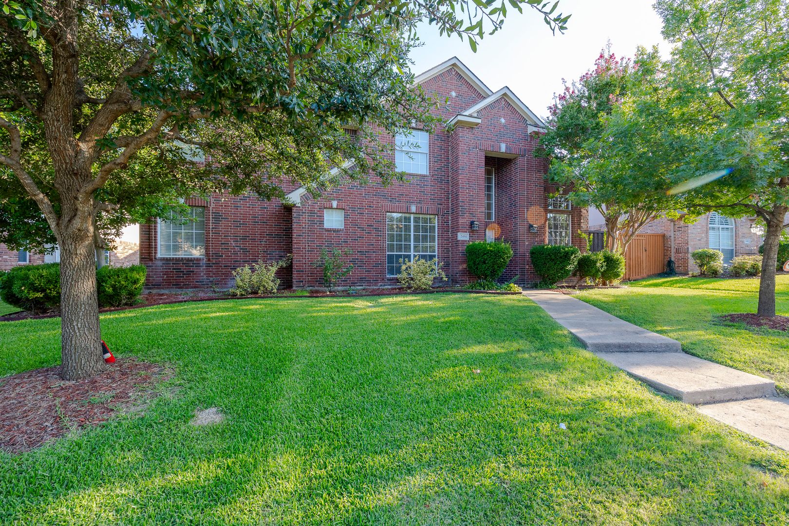 Convenient Plano LOCATION with AWARD WINNING Frisco Schools!