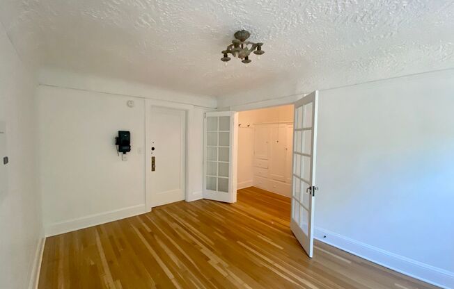 Studio, 1 bath, 400 sqft, $1,265, Unit 203