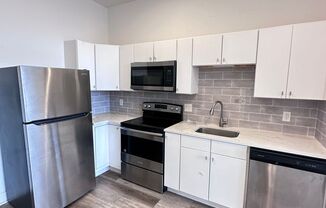 2 beds, 1 bath, $1,325, Unit 412