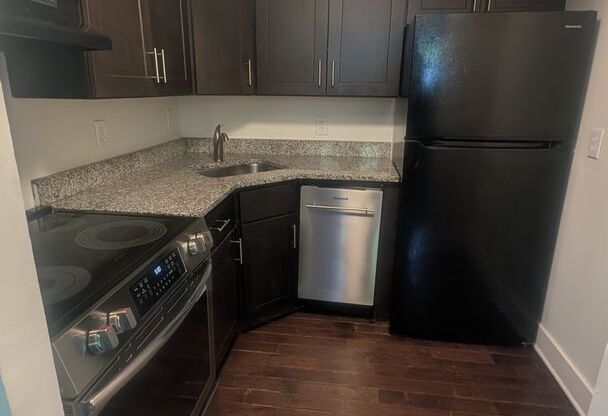1 bed, 1 bath, 689 sqft, $1,450, Unit 103