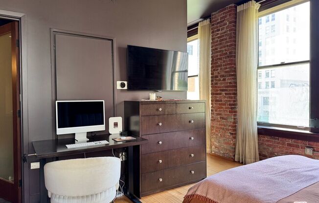 1 bed, 1 bath, 810 sqft, $2,500, Unit 301