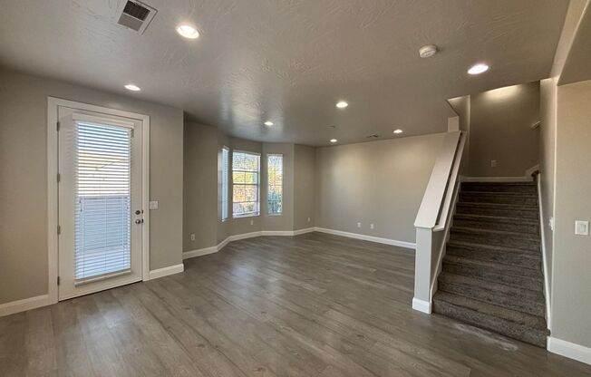 SPACIOUS HOME FOR RENT!