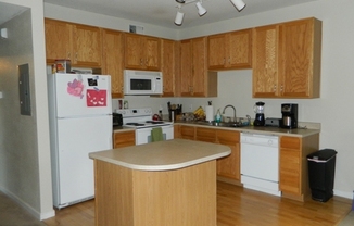 3 beds, 2 baths, $2,295