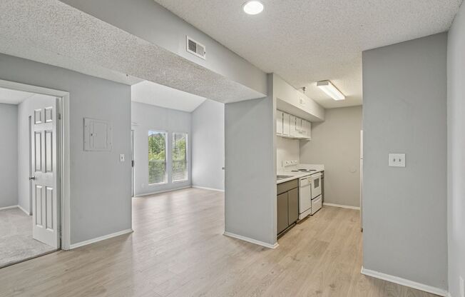2 beds, 1.5 baths, 850 sqft, $1,490