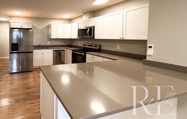 Quality Remodeled 2-Bed in Prime Location