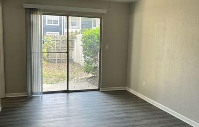 1 bed, 1 bath, 579 sqft, $1,075, Unit 301