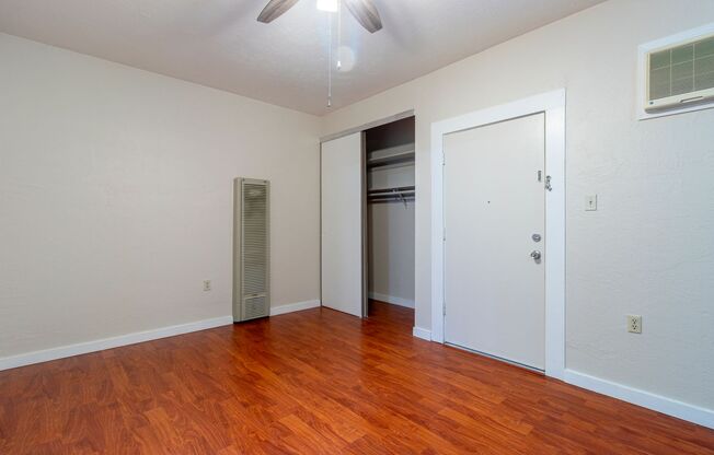 Studio, 1 bath, 400 sqft, $1,325, Unit 4500-5