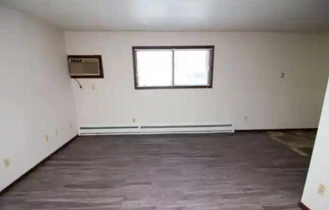 2 beds, 1 bath, $850