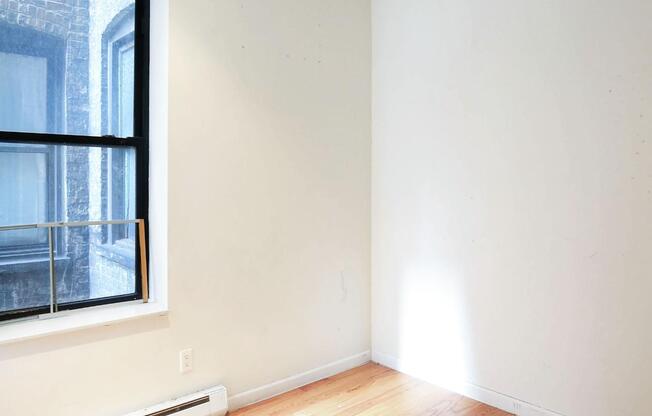 204 W 108 ST