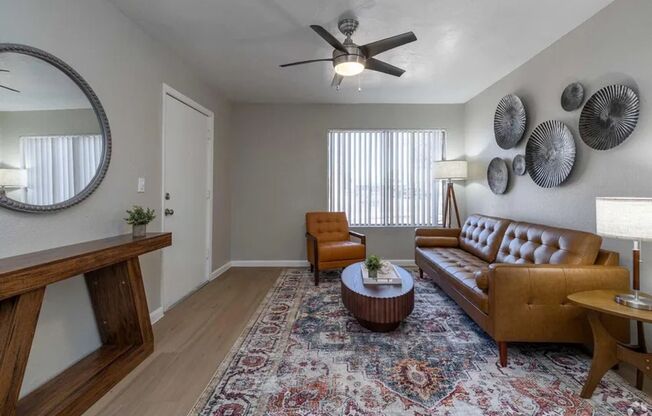 2 beds, 1 bath, 676 sqft, $1,049