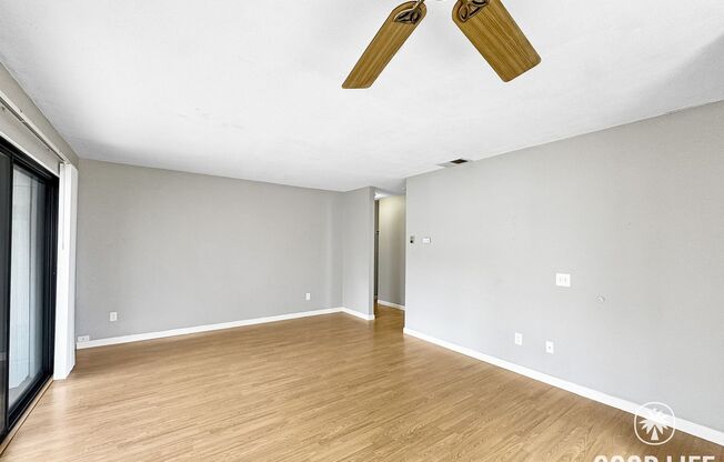 Bright 2BD/2BA Corner Unit Condo in Mira Mesa with Dual En-Suite Baths, Patio & Pool