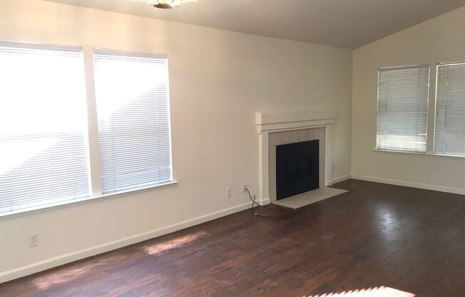 West Davis three bedroom available for November move in!