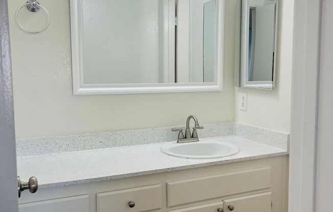 1 bed, 1 bath, 807 sqft, $2,295, Unit 125