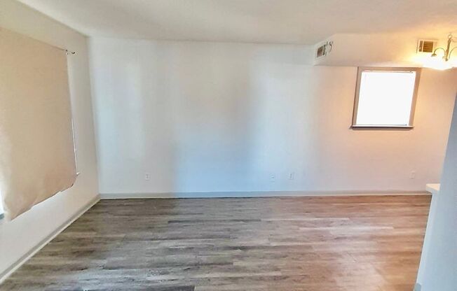 1 bed, 1 bath, $649, Unit A