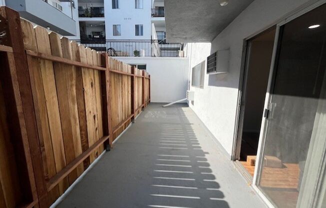 1 bed, 1 bath, 695 sqft, $1,998, Unit 219